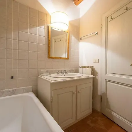 Sleeps 4 Wifi アパート レッジェッロ